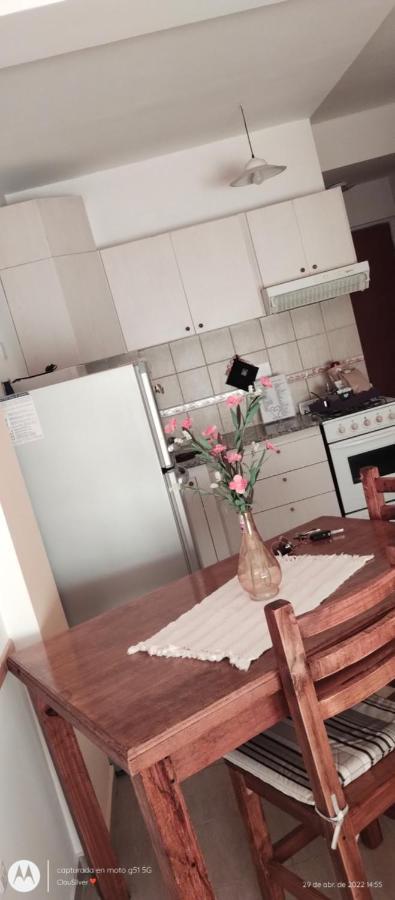 Acogedor Monoambiente Con Parking Apartment Neuquen Ngoại thất bức ảnh